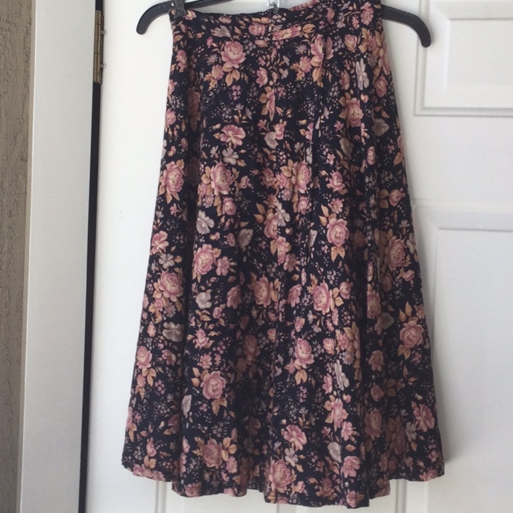 Vintage Floral Skirt Size XS